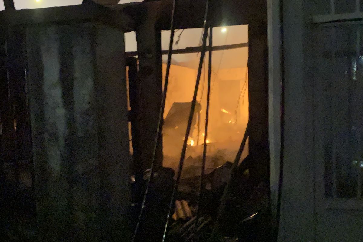 Amukan Si Jago Merah di Kebayoran Lama: Berawal dari Warteg, 60 KK Kehilangan Tempat Tinggal
