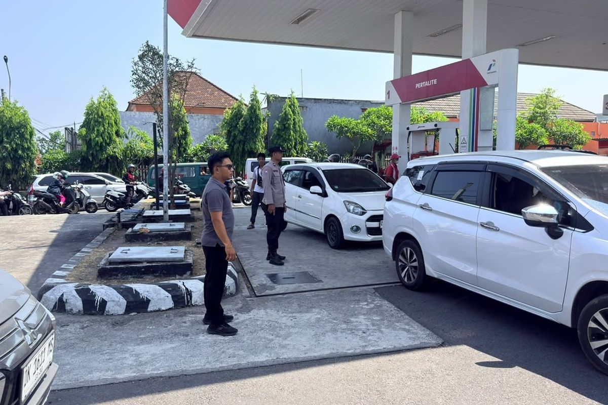 Mengurai Benang Kusut Antrean SPBU Bali: Dari Keterlambatan Pasokan, Kemacetan Jalanan, Hingga Operasi Nonstop 24 Jam