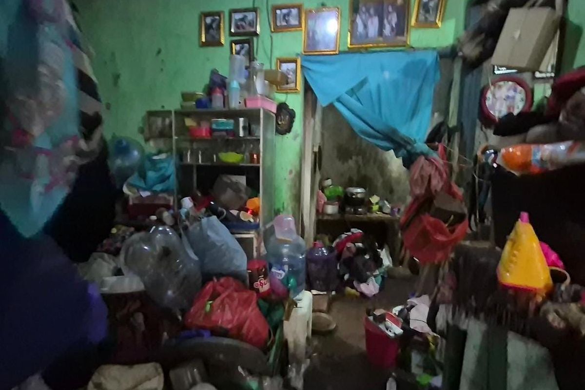 Siklus Sampah yang Berulang: Ketika Rumah Pasutri di Meruyung Kembali Dipenuhi Barang Rongsok