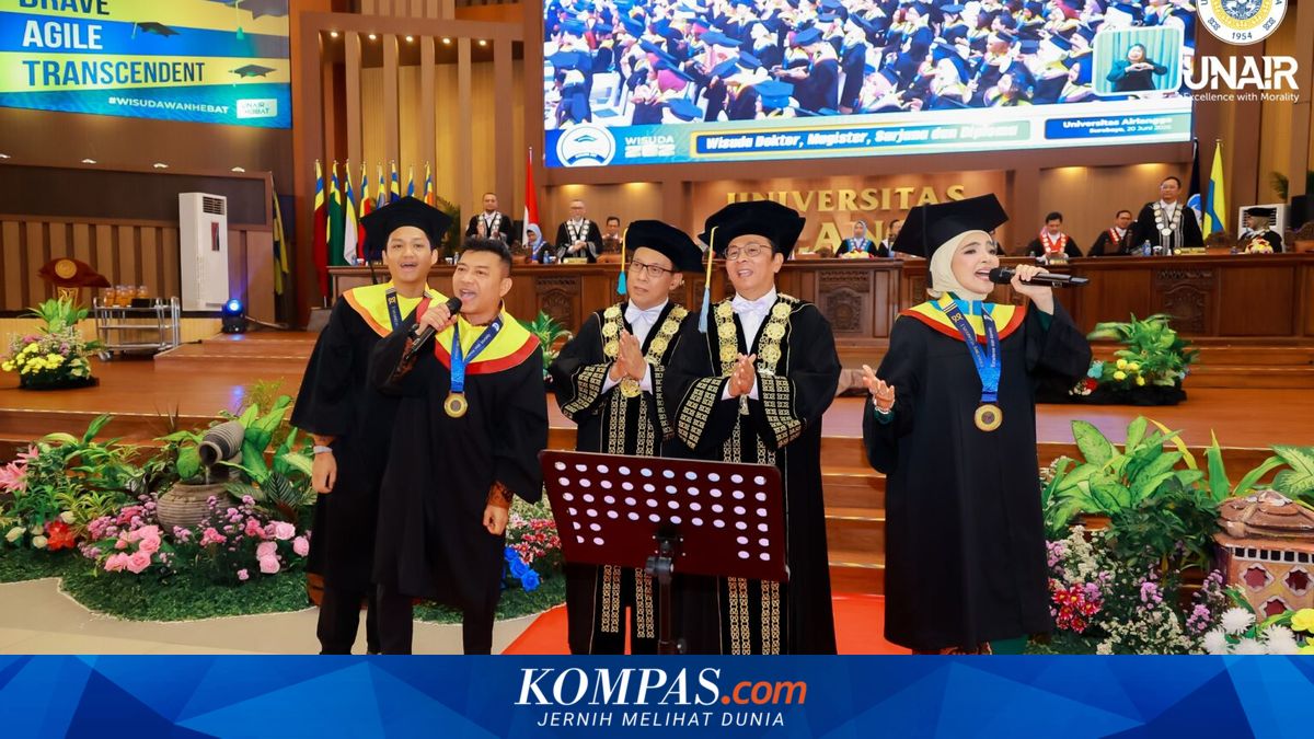 Keluarga Anang Hermansyah Rayakan Wisuda Bersama di Universitas Airlangga