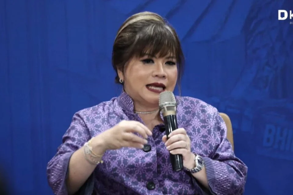 ---
Percepatan Suksesi Gubernur BI Diperlukan di Tengah Ketidakpastian Ekonomi Global

---