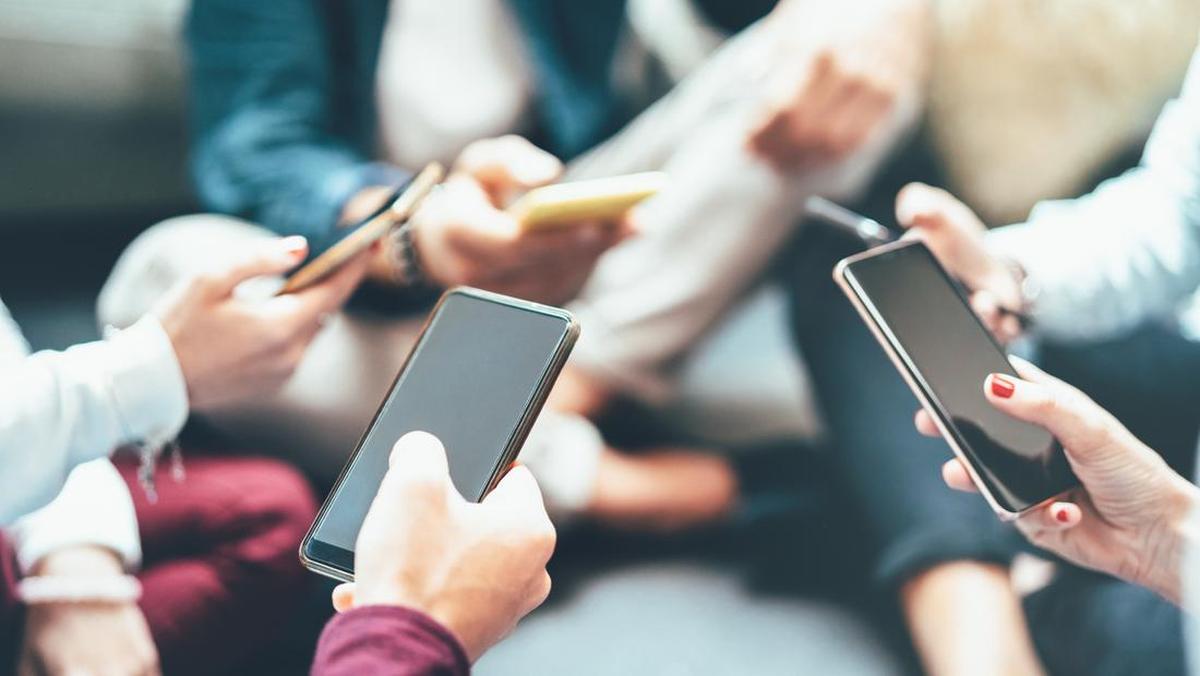 ---
Waspada 'Phone Body', Perubahan Postur Akibat Penggunaan Smartphone Berlebihan

---