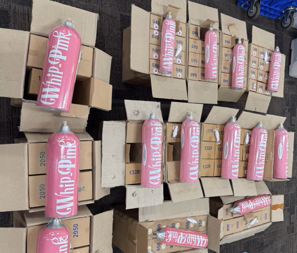 Bareskrim Tahan 2 Tersangka Bos Pabrik Whip Pink: Andi Hioe dan Jasen