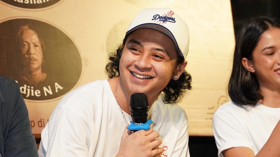 Bastian Steel Menghadapi Tantangan Tawa Saat Syuting Bersama Oki Rengga