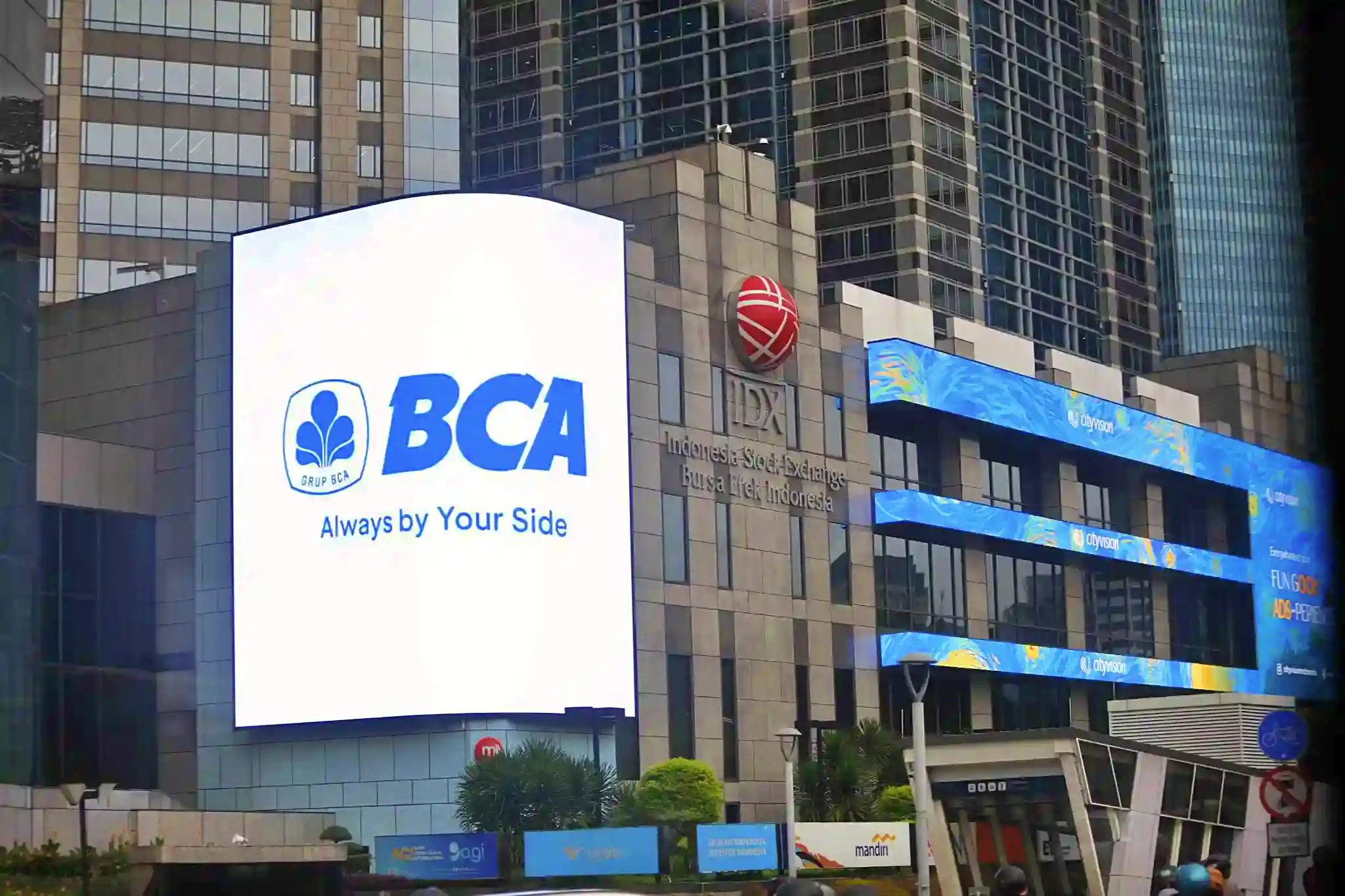Saham BBCA Menyentuh Level 6.100, Apa Kata Analis Mengenai Target Harganya?