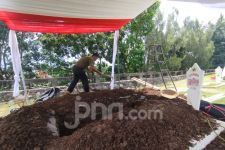 Persiapan Pemakaman Mayor Anumerta Zulmi Aditya di TMP Cikutra Bandung