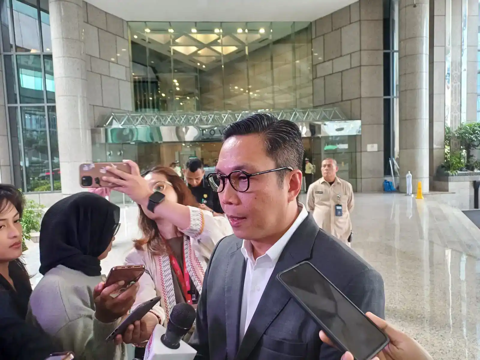 Risiko Tersembunyi Pasca Pengumuman Saham HSC oleh BEI