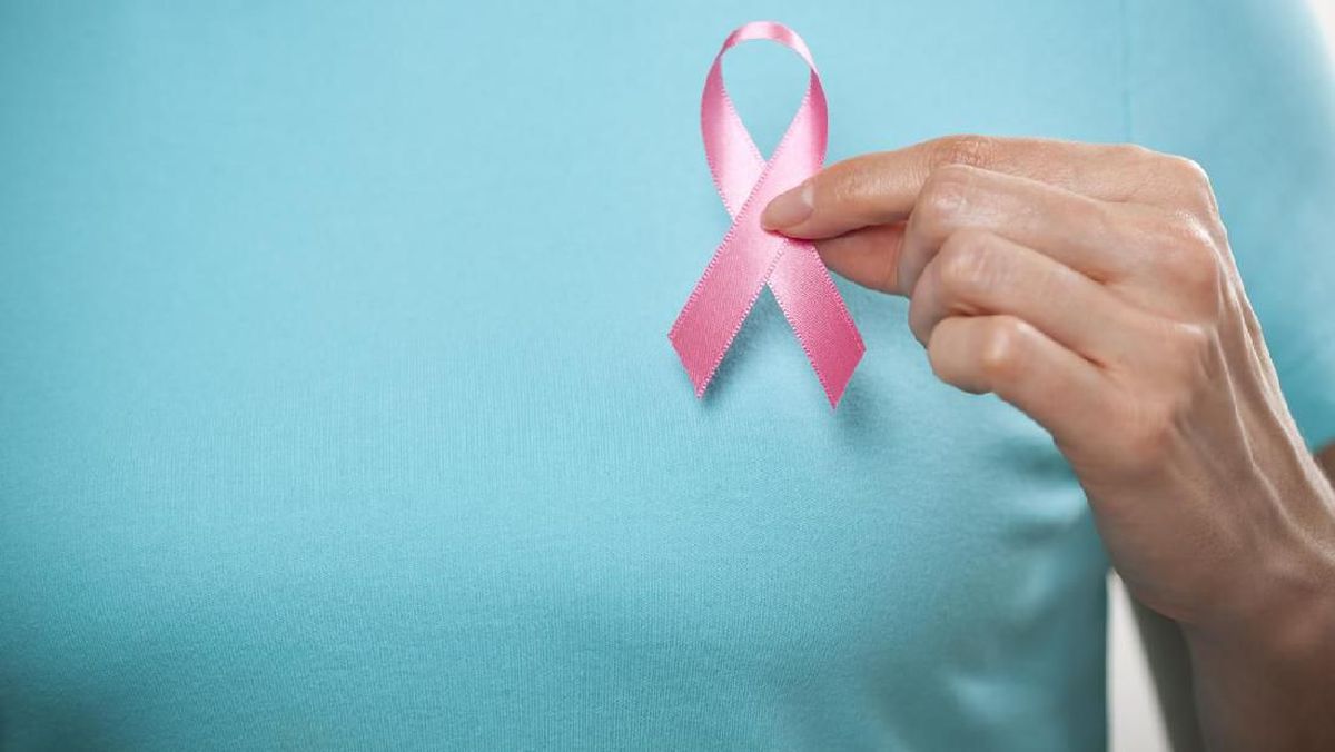 Menyambut Bulan Kesadaran Kanker Payudara dengan Pita Pink