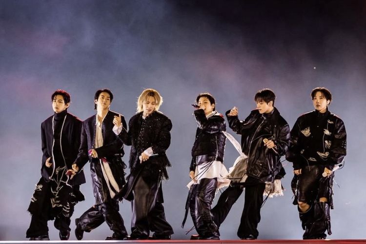 BTS Tampil Dengan Kostum Elegan Ala Joseon, Menggabungkan Hanbok dan Armor Modern