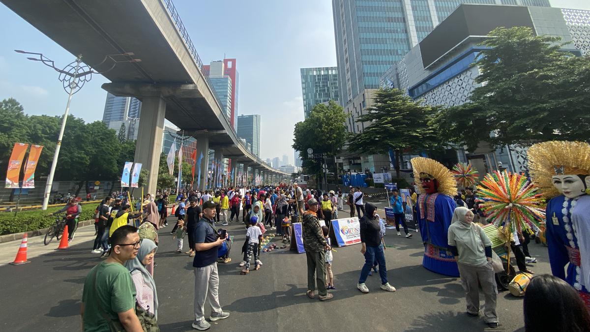 Kemeriahan CFD Perdana di Jalan Rasuna Said, Warga Antusias Menyambut