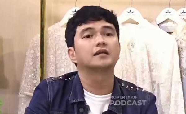 Aldi Taher Minta Maaf Setelah Pelanggan Keluhkan Burger Tanpa Daging