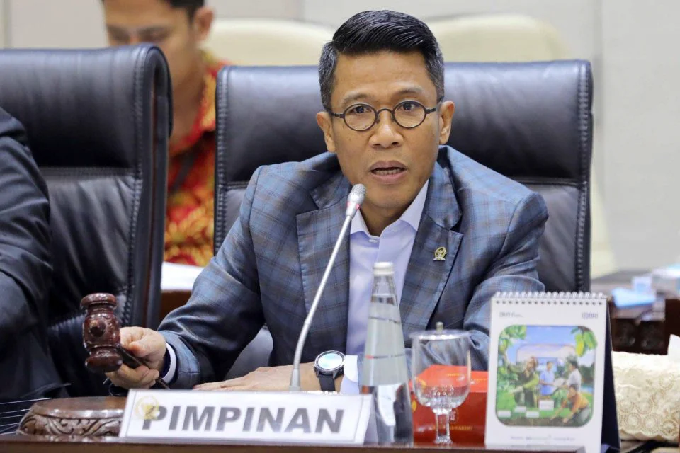 ---
DPR Usulkan Penghapusan Batas Defisit 3% dalam UU Keuangan Negara

---