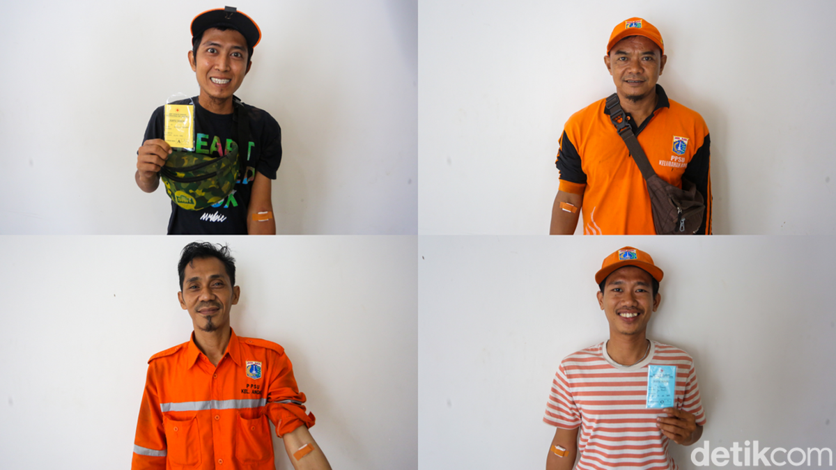Petugas Penanganan Prasarana dan Sarana Umum (PPSU) mengikuti kegiatan donor darah yang digelar di halaman Masjid Assahara, Kantor Wali Kota Jakarta Barat, Rabu (23/6/2026).  