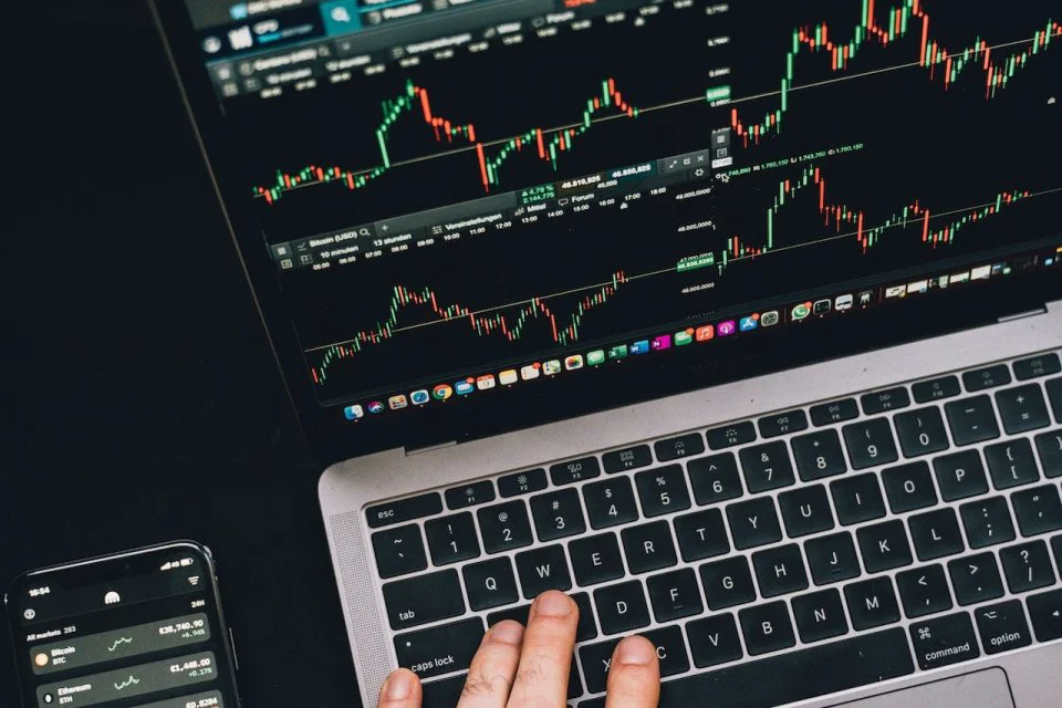 Strategi Penggalangan Modal Emiten: BIPP, IRSX, BMAS, dan RATU Siap Melangkah