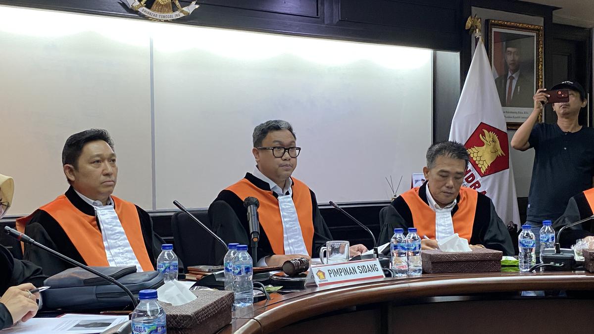 Partai Gerindra Beri Teguran Terakhir kepada Anggota DPRD Jember yang Merokok Saat Rapat