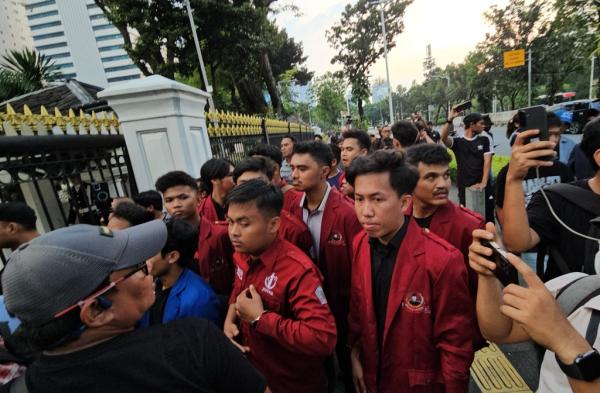 Gibran Menerima Mahasiswa Pendemo di Istana Wakil Presiden