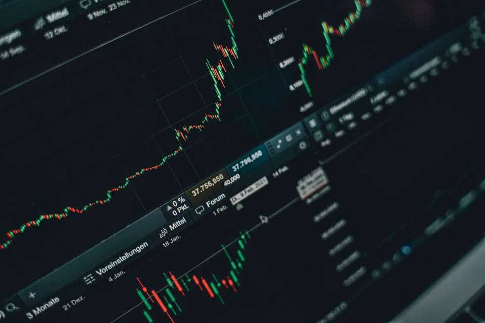 Perubahan Signifikan di Indeks FTSE: 29 Saham Dikeluarkan, BSDE Turun Dua Posisi