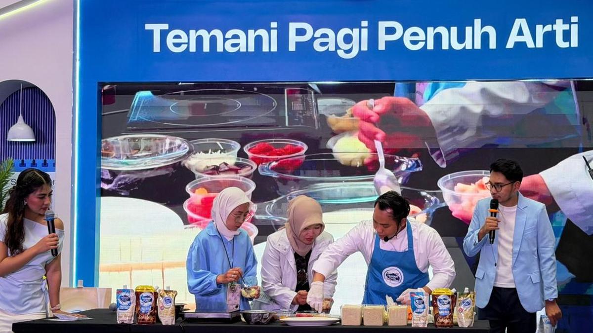 Ibu-Ibu Semangat Berlatih Memasak Sarapan Sehat di Acara #TanggalMerahUntukIbu