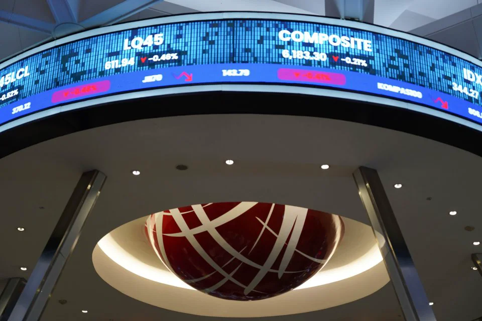 IHSG Menguat 0,48% di Sesi Pertama, Transaksi Jumbo Saham MBSS Capai Rp 4,2 Triliun