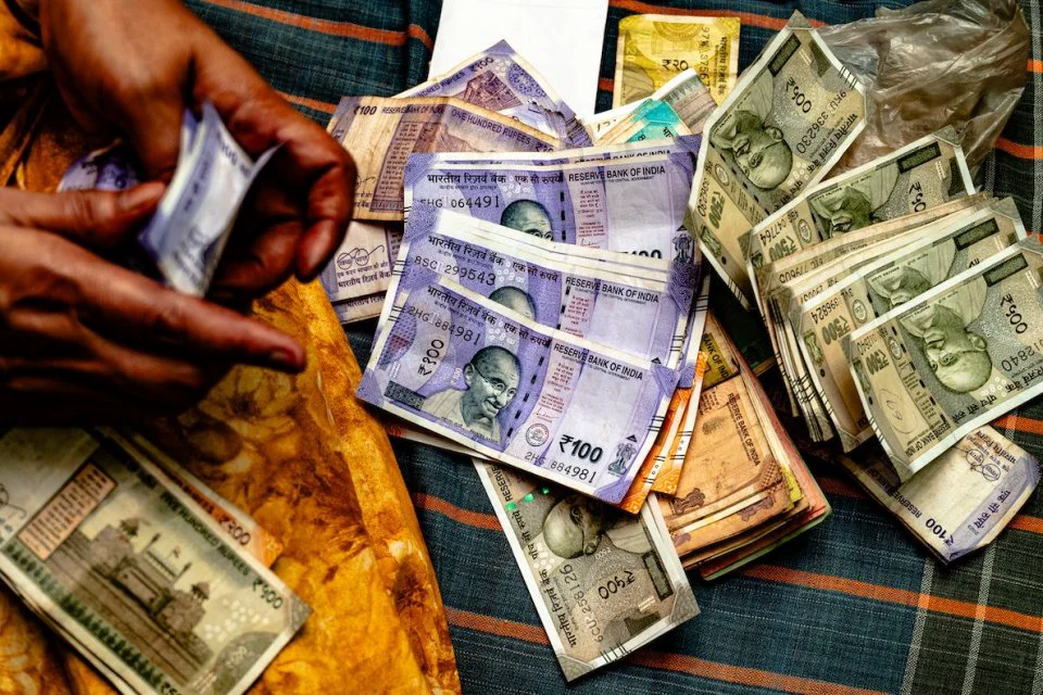 ---
Bank Sentral India Naikkan Suku Bunga Pertama Kalinya dalam Empat Tahun

---