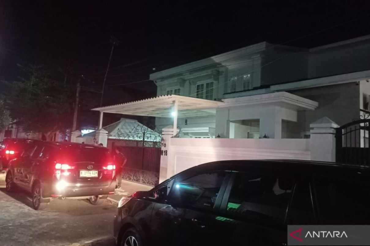 Penggeledahan Rumah Bupati Lombok Barat Lalu Ahmad Zaini oleh KPK