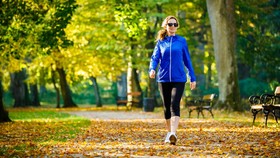 Kapan Waktu Terbaik untuk Jalan Kaki? Begini Penjelasan Sains