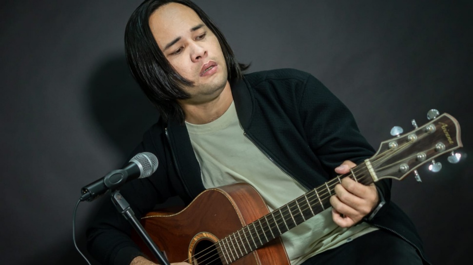 Calvin Dores Melangkah Maju dengan Lagu "Sampai Kapankah" yang Menandai Kebangkitan Pribadi