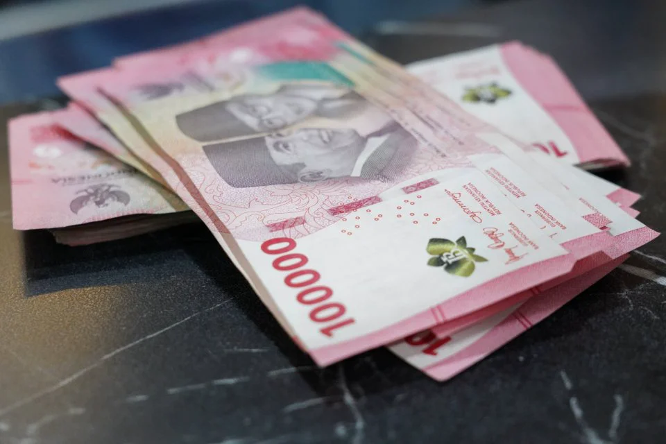 ---
Kementerian Keuangan Memperpanjang Penempatan SAL Rp 200 Triliun di Himbara hingga Juli 2027

---
