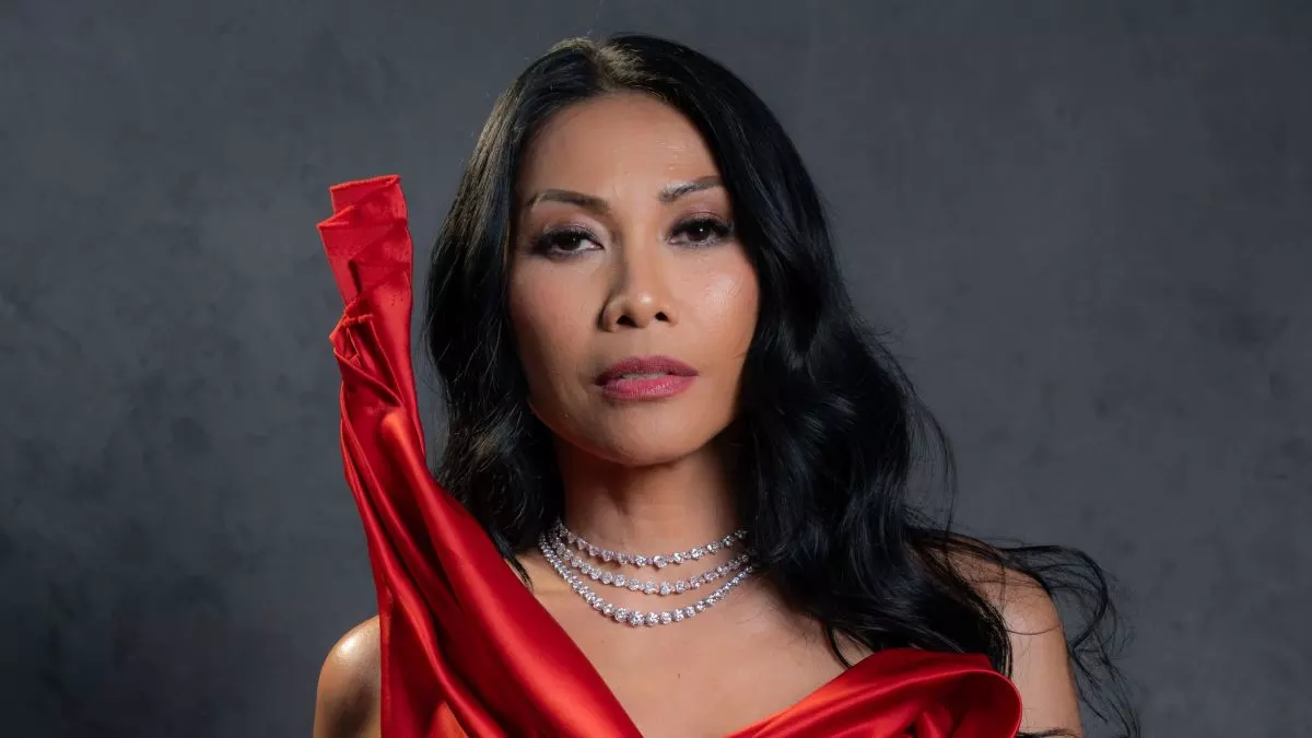 Pesona Anggun: Penampilan Mewah di Panggung SNADA yang Memikat Hati