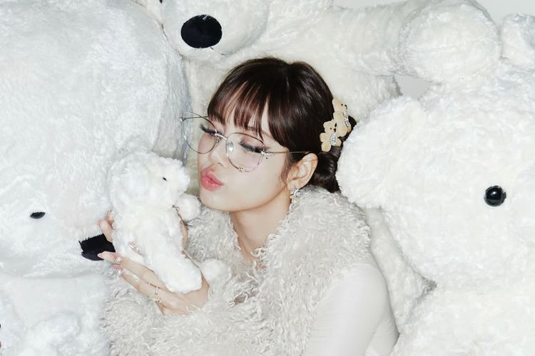 Lisa BLACKPINK Merayakan Ulang Tahun ke-29 dengan Gaya Unik