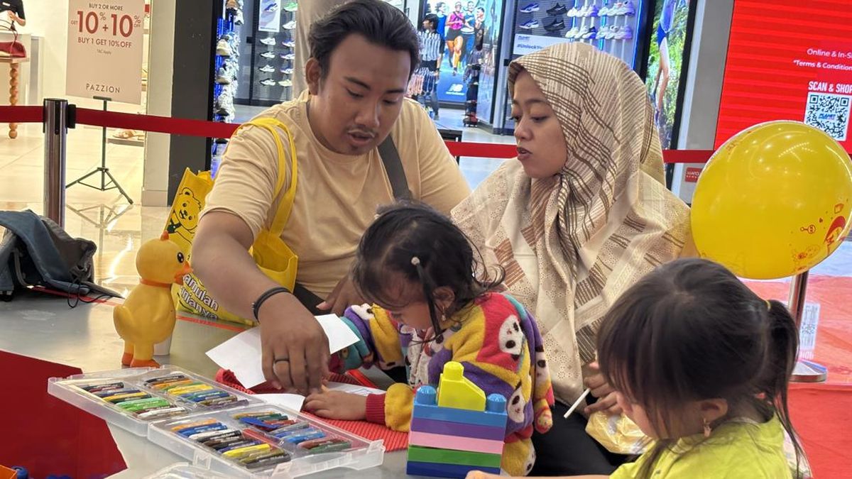 Keceriaan Keluarga di Morinaga Door of Future Surabaya