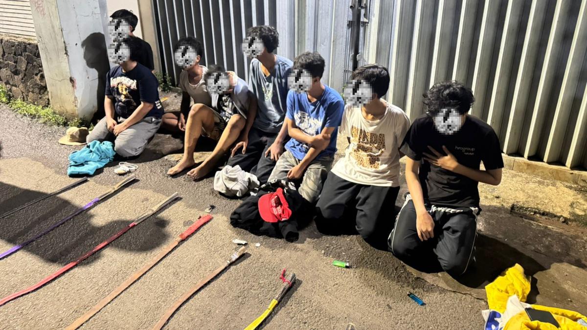 Polisi Amankan 10 Remaja dan Senjata Tajam dalam Upaya Mencegah Tawuran di Jakarta Timur