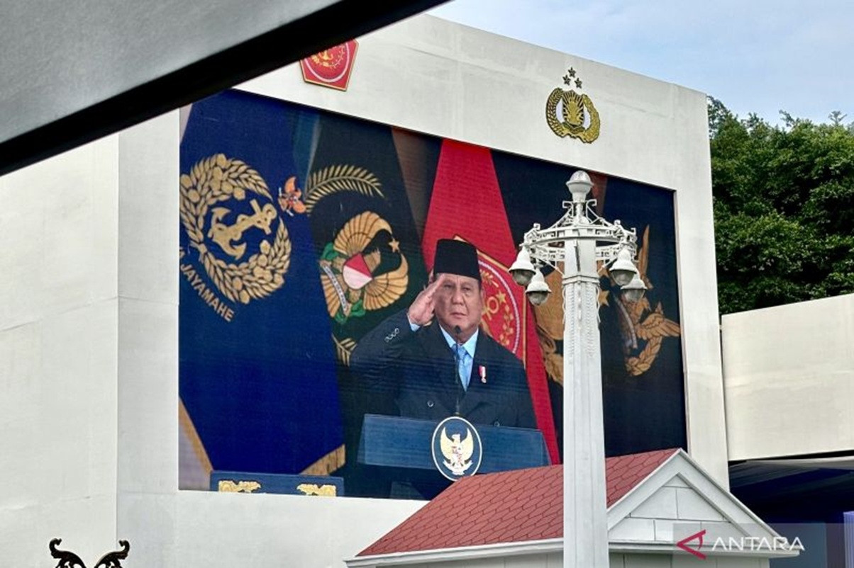 Prabowo Anugerahkan Penghargaan Adhi Makayasa kepada Empat Perwira TNI-Polri
