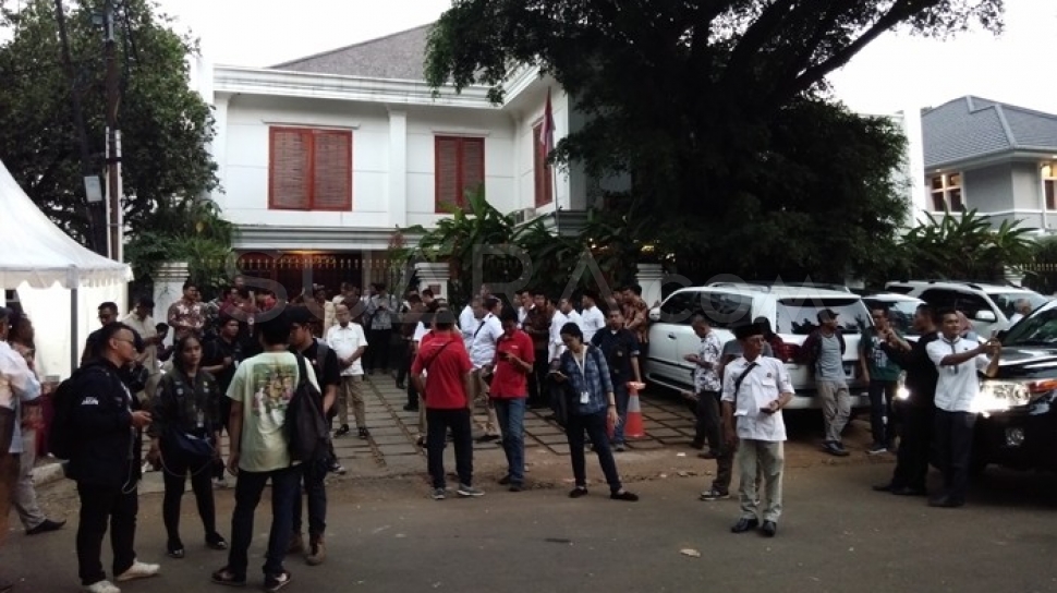 Rumah Prabowo Subianto di Jalan Kertanegara, Jakarta Selatan, Kamis (9/8/2018) malam. [Suara.com/Ria Rizki Nirmala Sari]
