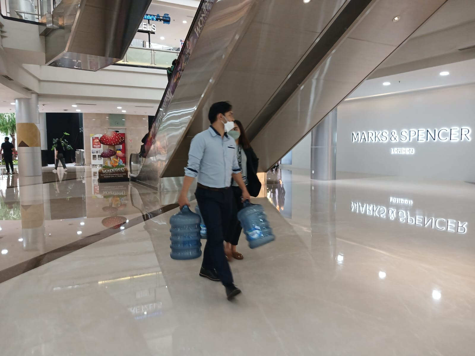 Proses Pemeliharaan dan Pengisian Galon Bermerek Penuhi Standar BPOM