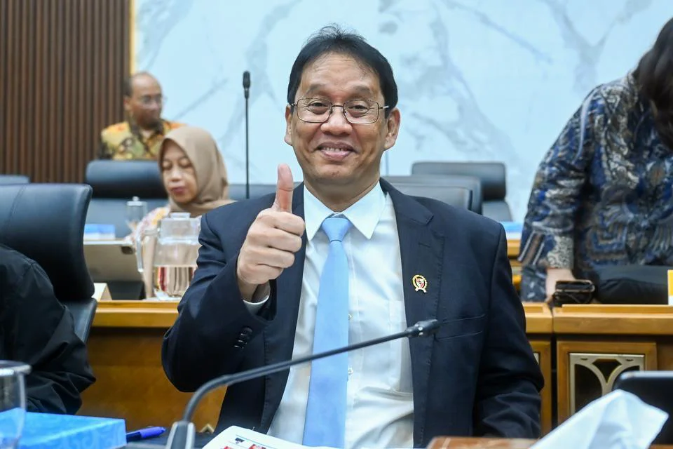 ---
Purbaya: Danantara Akan Menyetor Rp 120 Triliun ke Kas Negara untuk Mengurangi Defisit

---