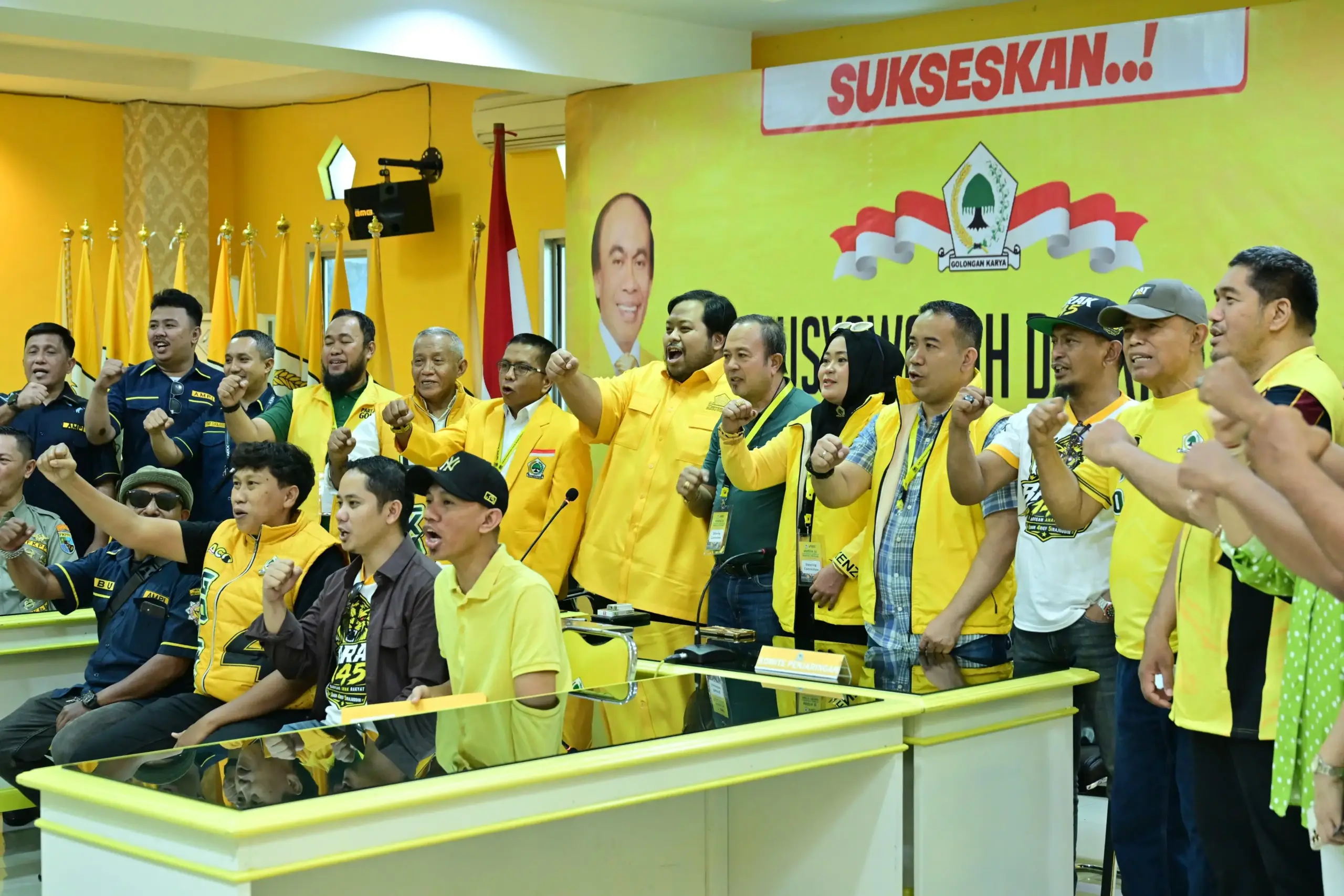 Putra Sulung Pimpin Pengambilan Formulir Ketua Golkar Sulsel, 22 DPD II Siap Kawal IAS hingga Musda