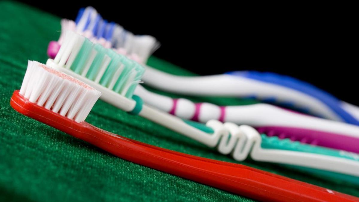 Perlukah Menggunakan Water Floss Setelah Rajin Menggosok Gigi? Simak Penjelasannya