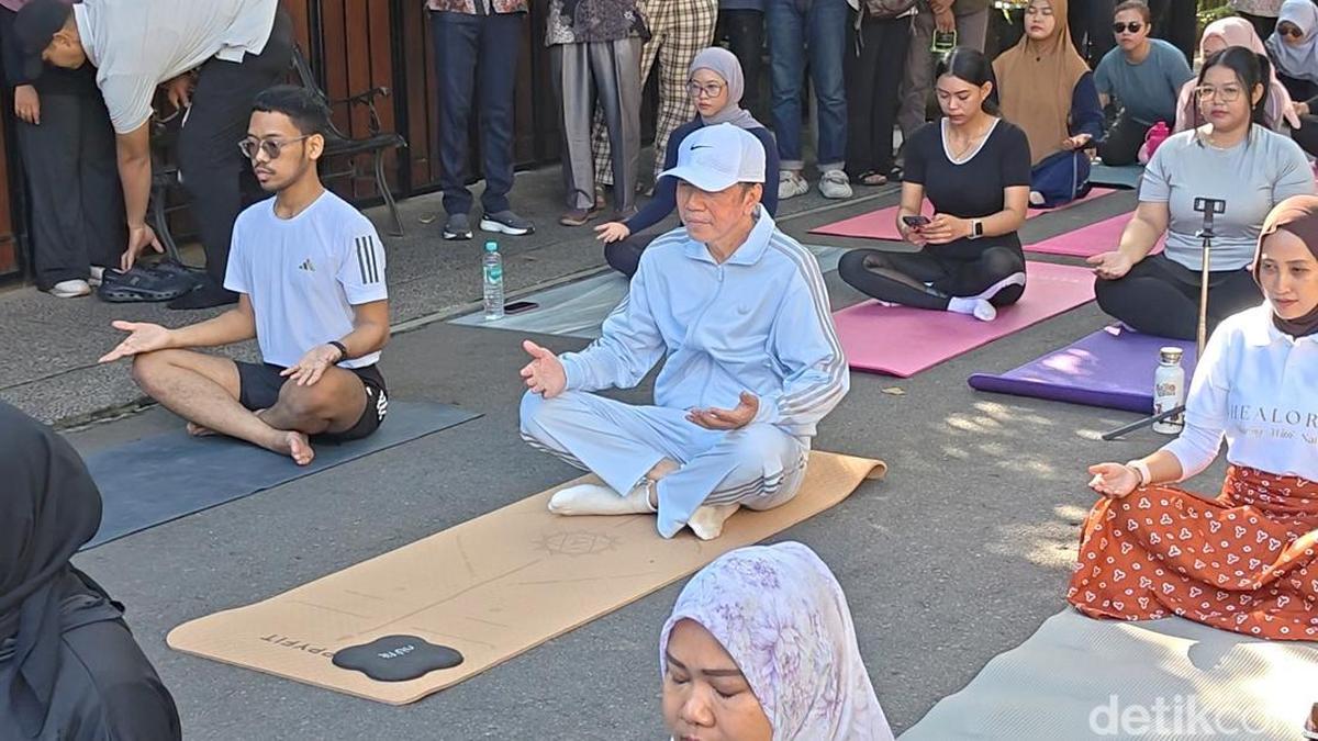 Jokowi Berlatih Yoga, Ternyata Banyak Manfaat Kesehatannya