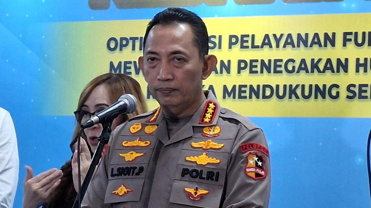 Alasan Prabowo Mempertahankan Listyo Sigit Sebagai Kapolri