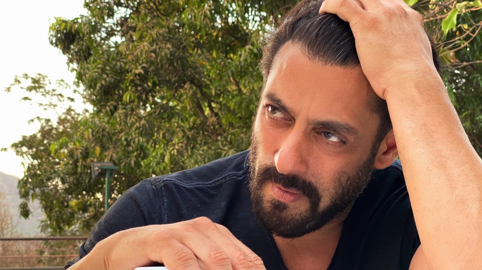 Salman Khan Diduga Terlibat dalam Prosedur Perawatan Rambut Ilegal