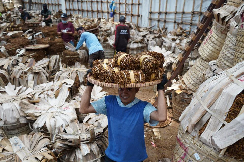 Dampak Rokok Ilegal Terhadap Kinerja Gudang Garam