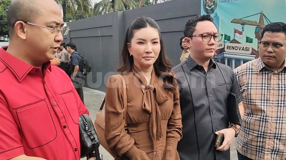 Sarwendah menjalani sidang gugatan hak asuh anak yang diajukan Ruben Onsu di Pengadilan Negei Jakarta Selatan, Rabu (22/7/2026). [Rena Pangesti/Suara.com]