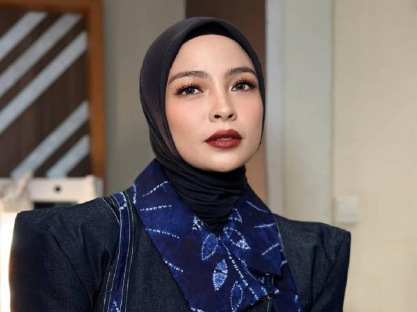 Tantri Kotak Menghadapi Tekanan Mental Setelah Ditipu Teman Dekat