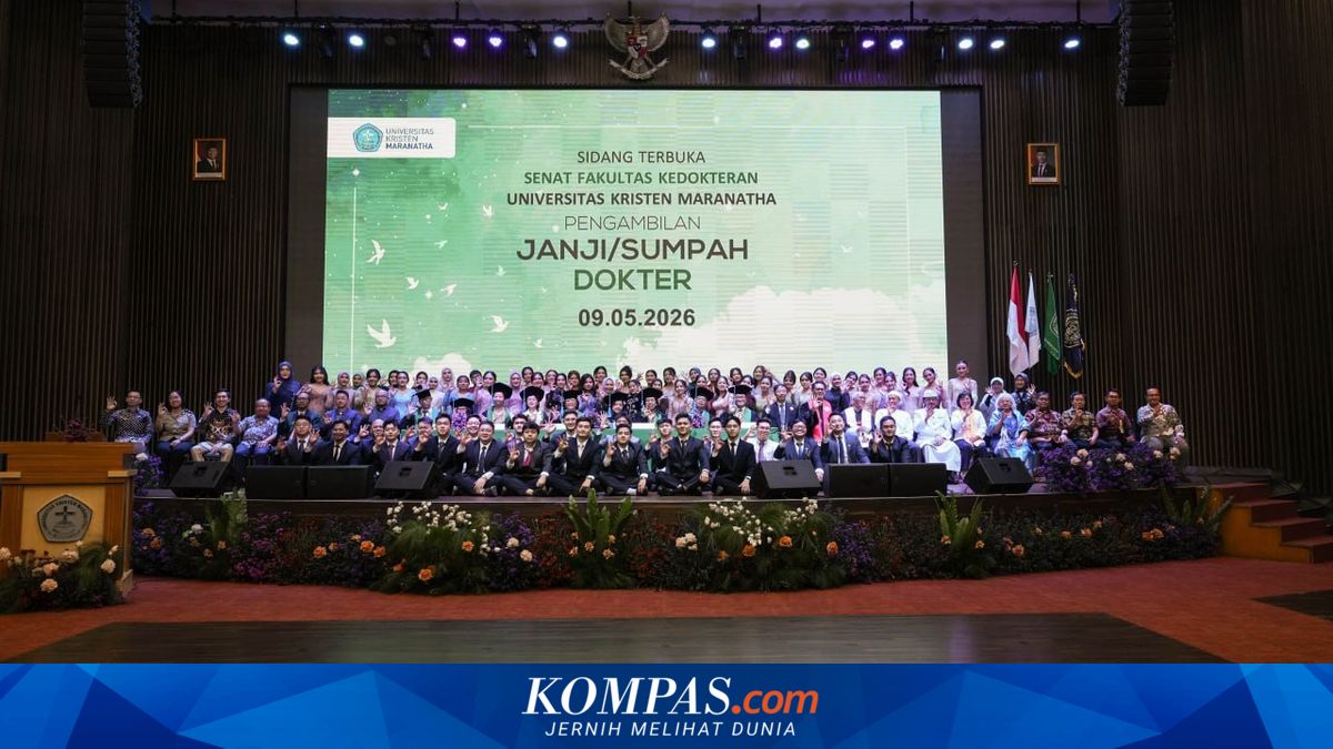 Universitas Kristen Maranatha Melantik 69 Dokter Baru dengan Prestasi Tinggi di UKNPDPD