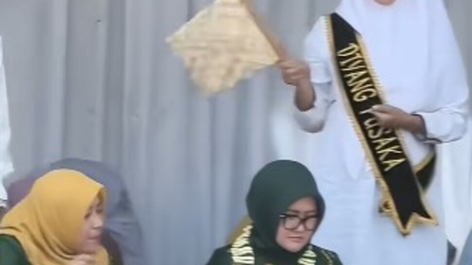 Kontroversi Tradisi Makan Batalam di Tabalong, Netizen Berdebat di Media Sosial
