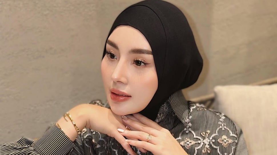 Istri Gubernur Kalteng Menghadapi Kritikan Usai Curhat di Forum Pengajian