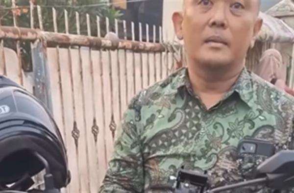 Pria Klaim Anggota TNI saat Ditegur Berkendara di Trotoar Depok, Ternyata Karyawan Swasta